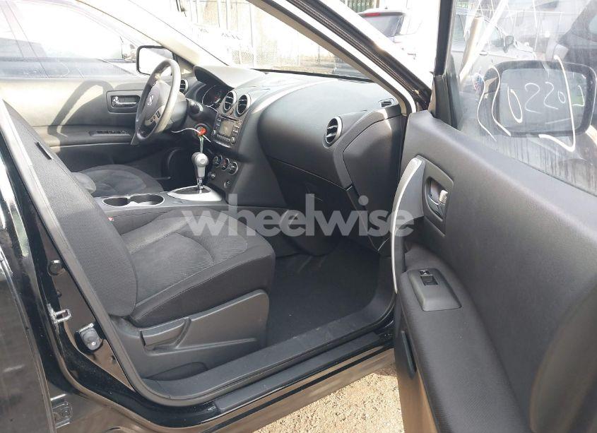 Photo 5 of 2015 Nissan Rogue SELECT S (VIN JN8AS5MT2FW163209)