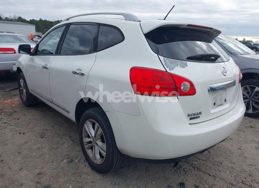 Photo 3 of 2015 Nissan Rogue SELECT S (VIN JN8AS5MT2FW164800)