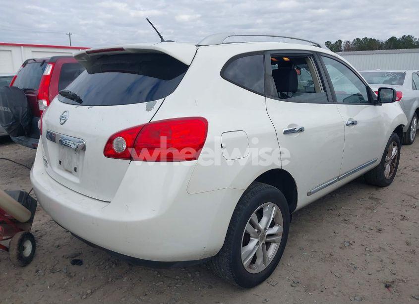 Photo 4 of 2015 Nissan Rogue SELECT S (VIN JN8AS5MT2FW164800)