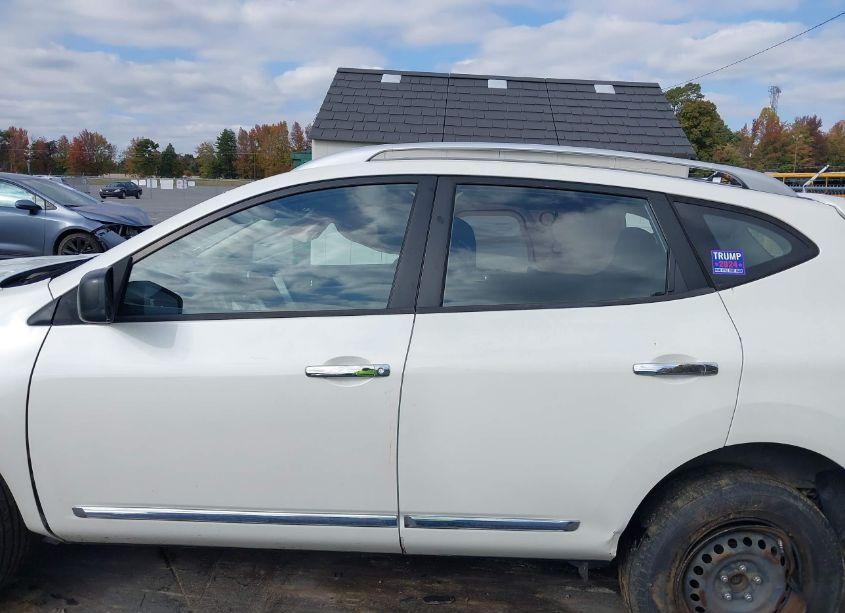 Photo 13 of 2015 Nissan Rogue SELECT S (VIN JN8AS5MT2FW650572)