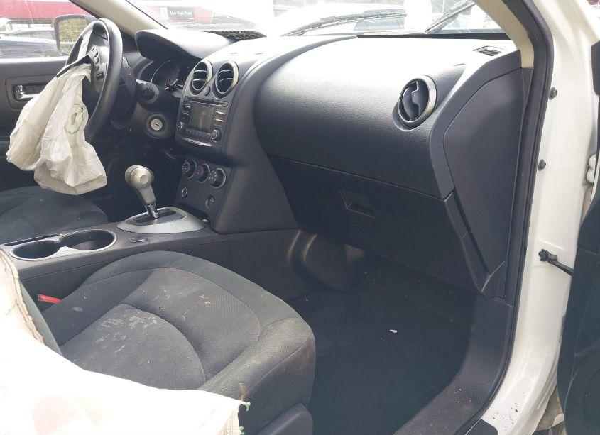 Photo 5 of 2015 Nissan Rogue SELECT S (VIN JN8AS5MT2FW650572)