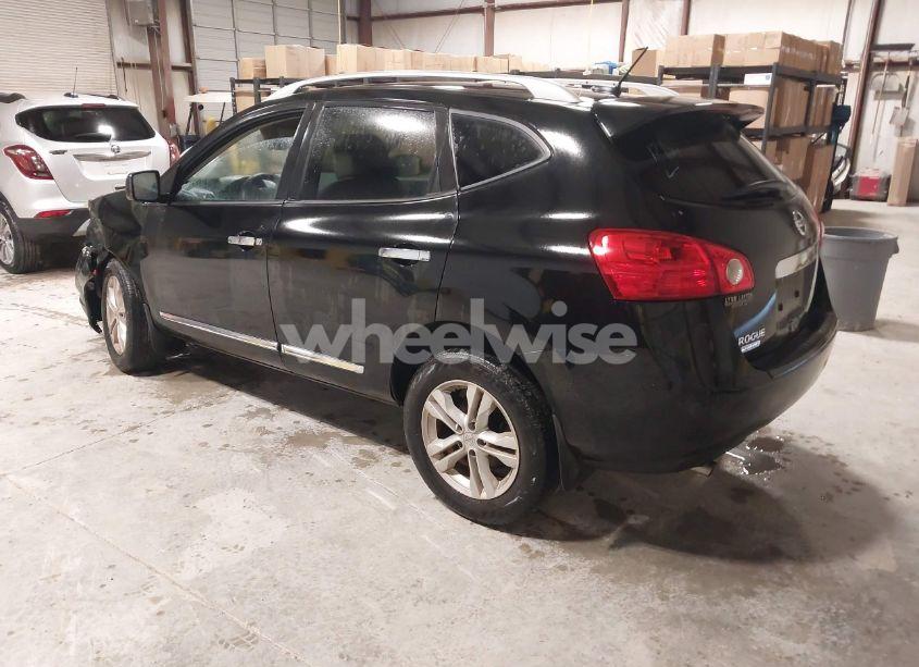 Photo 3 of 2015 Nissan Rogue SELECT S (VIN JN8AS5MT2FW655528)
