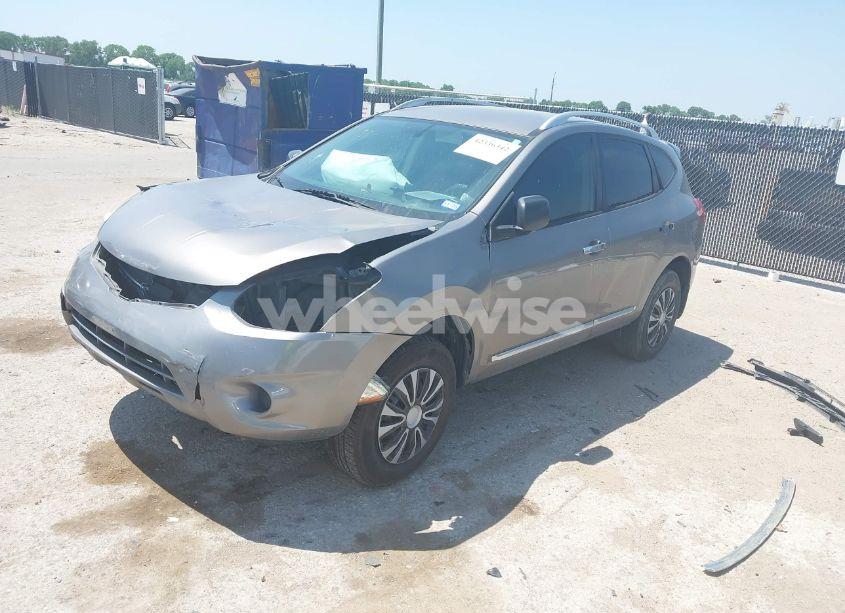 Photo 2 of 2015 Nissan Rogue SELECT S (VIN JN8AS5MT2FW655626)