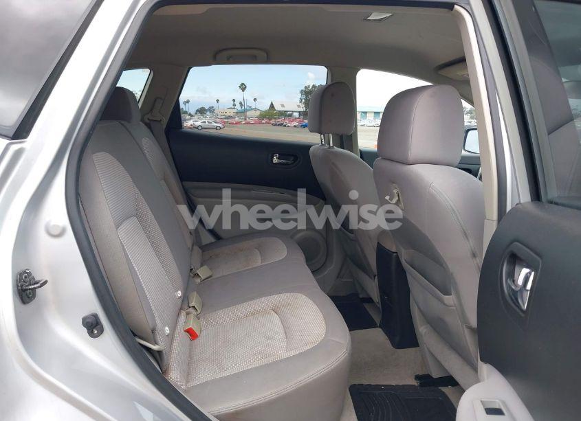 Photo 8 of 2010 Nissan Rogue SL (VIN JN8AS5MT3AW002537)