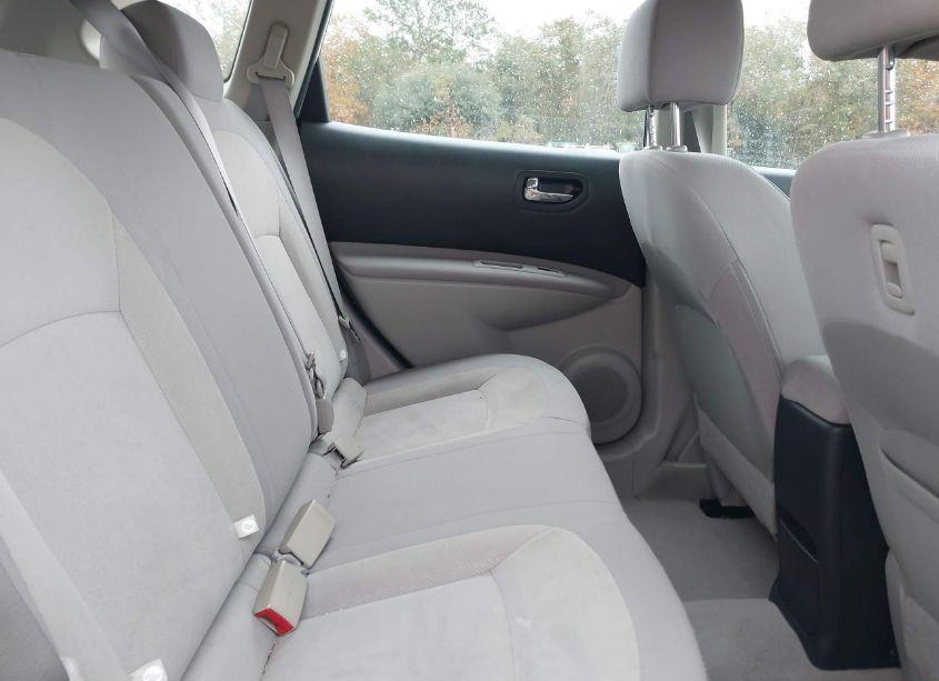 Photo 8 of 2010 Nissan Rogue S (VIN JN8AS5MT3AW027888)