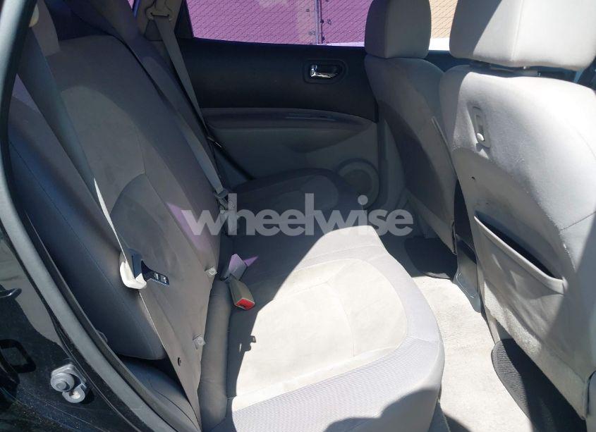 Photo 8 of 2010 Nissan Rogue S (VIN JN8AS5MT3AW502603)