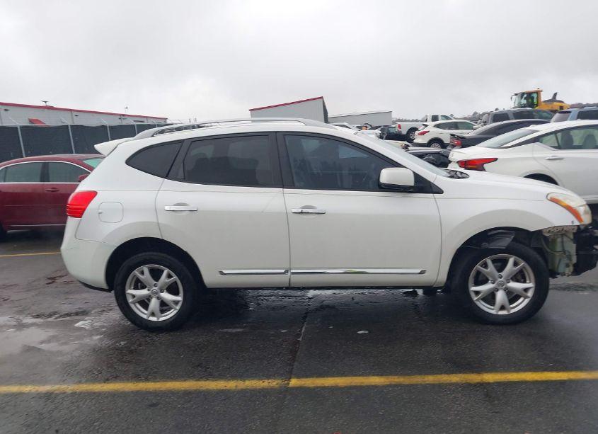 Photo 14 of 2011 Nissan Rogue SV (VIN JN8AS5MT3BW163133)