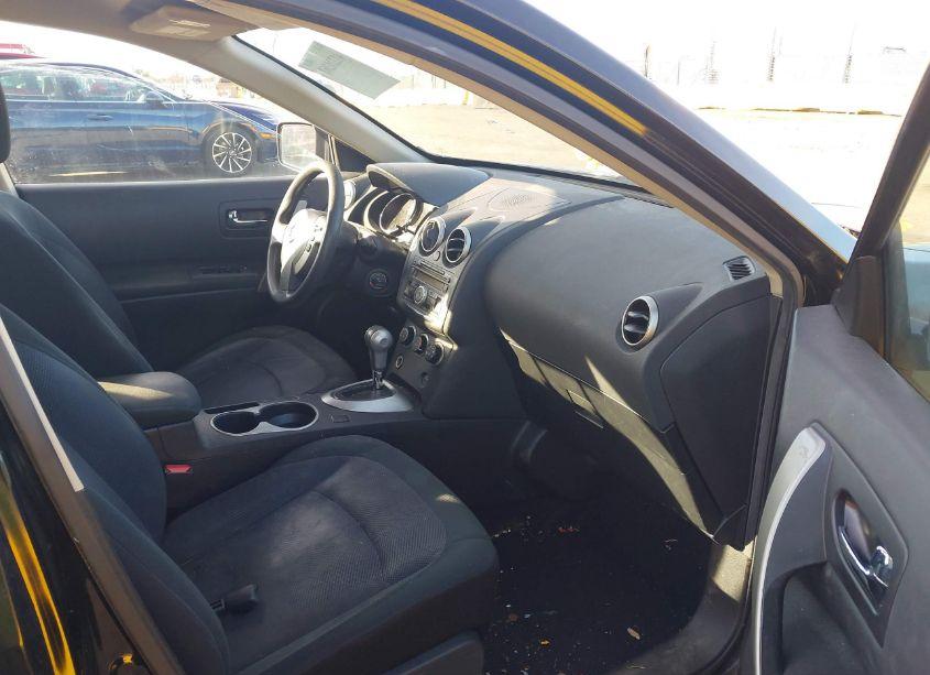 Photo 5 of 2013 Nissan Rogue S (VIN JN8AS5MT3DW027829)