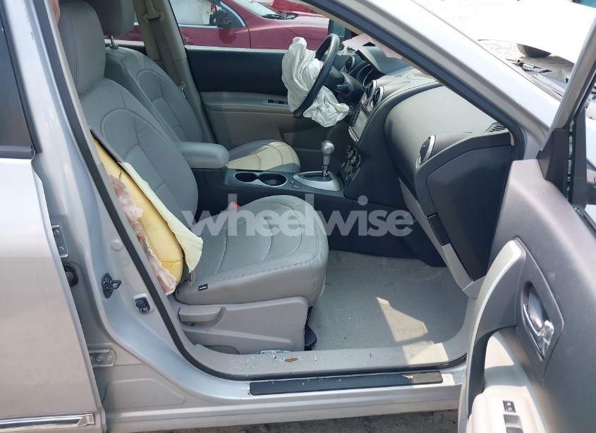 Photo 5 of 2013 Nissan Rogue S (VIN JN8AS5MT3DW042928)