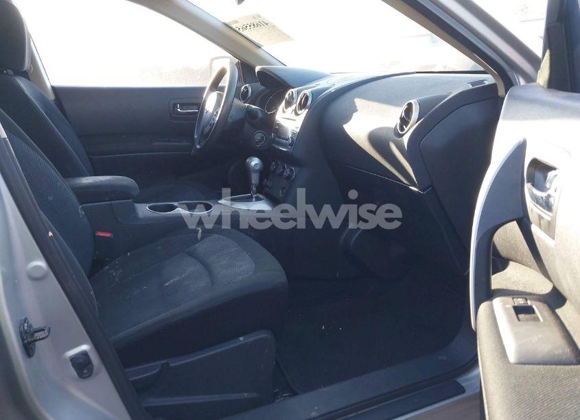 Photo 5 of 2013 Nissan Rogue S (VIN JN8AS5MT3DW538330)