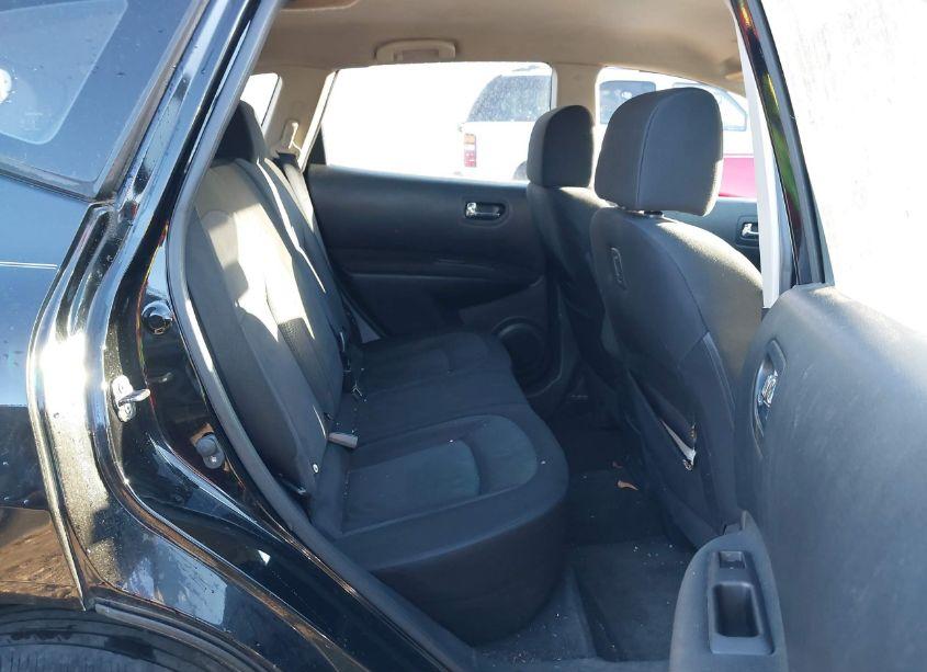 Photo 8 of 2013 Nissan Rogue S (VIN JN8AS5MT3DW542085)