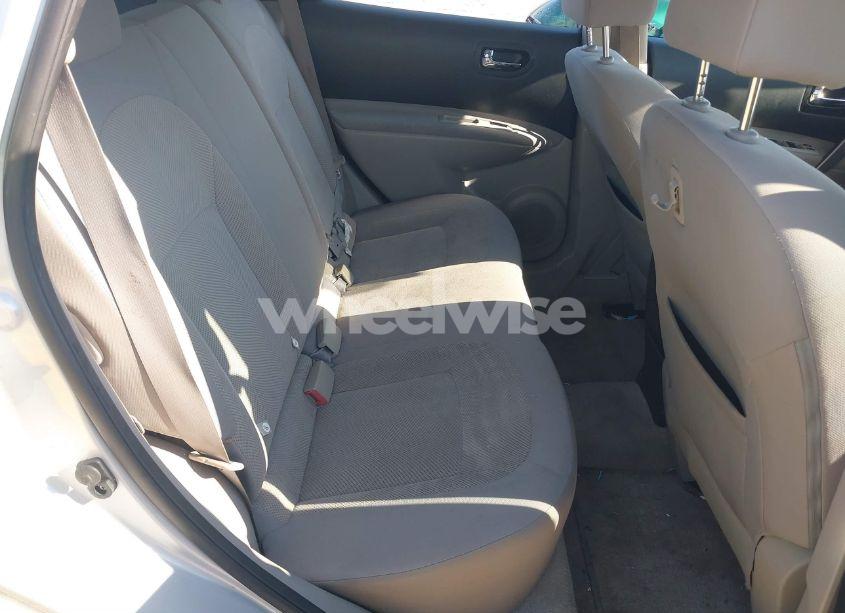 Photo 8 of 2014 Nissan Rogue SELECT S (VIN JN8AS5MT3EW104572)