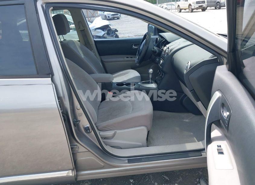 Photo 5 of 2014 Nissan Rogue SELECT S (VIN JN8AS5MT3EW609494)