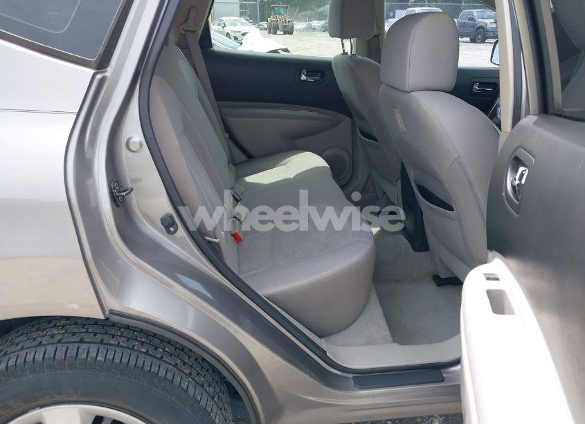 Photo 8 of 2014 Nissan Rogue SELECT S (VIN JN8AS5MT3EW609494)