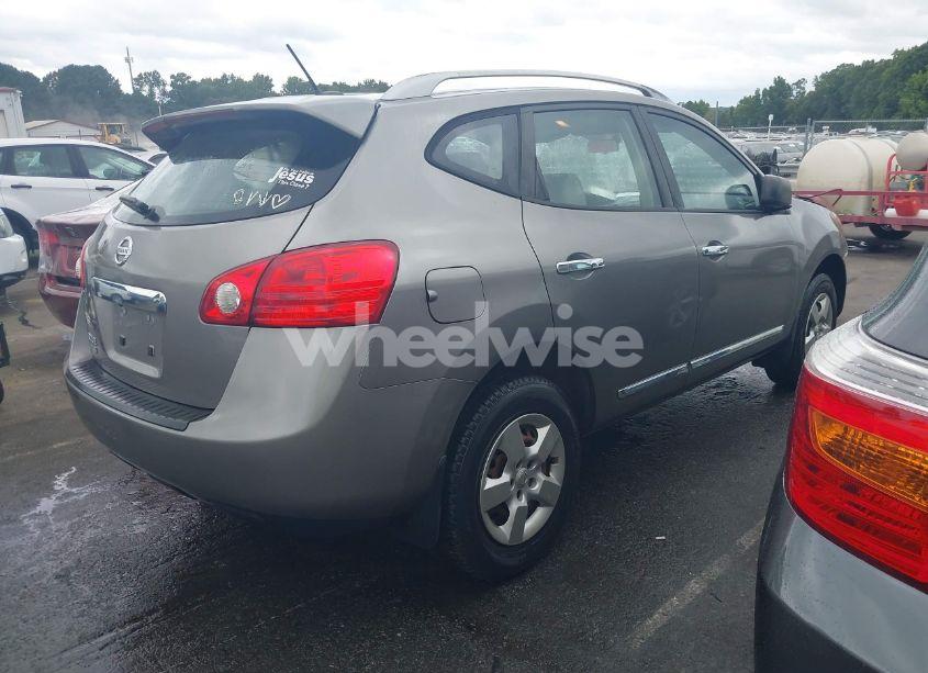 Photo 4 of 2014 Nissan Rogue SELECT S (VIN JN8AS5MT3EW611956)