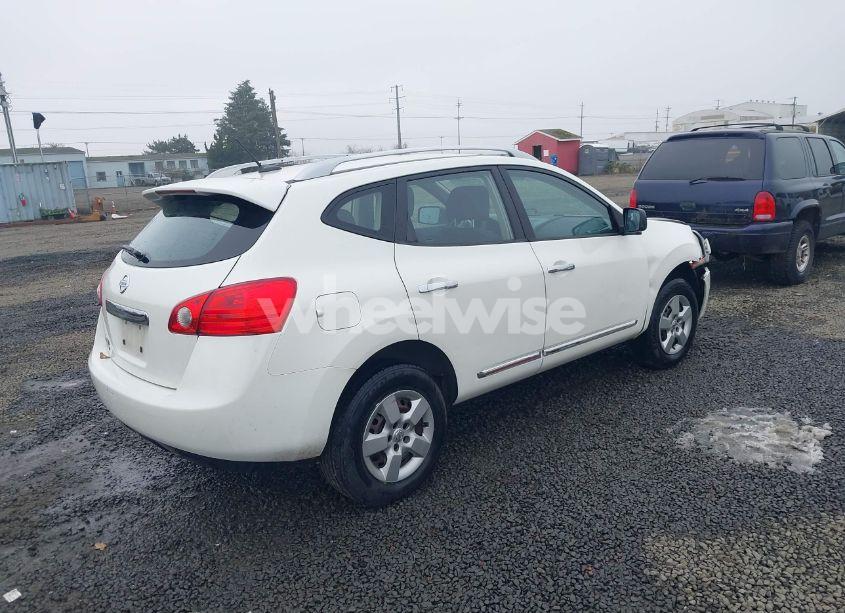 Photo 4 of 2014 Nissan Rogue SELECT S (VIN JN8AS5MT3EW622259)