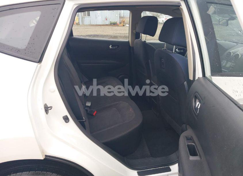 Photo 8 of 2014 Nissan Rogue SELECT S (VIN JN8AS5MT3EW622259)