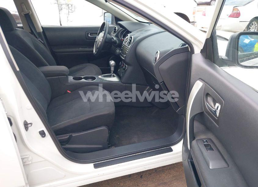 Photo 5 of 2015 Nissan Rogue SELECT S (VIN JN8AS5MT3FW657269)