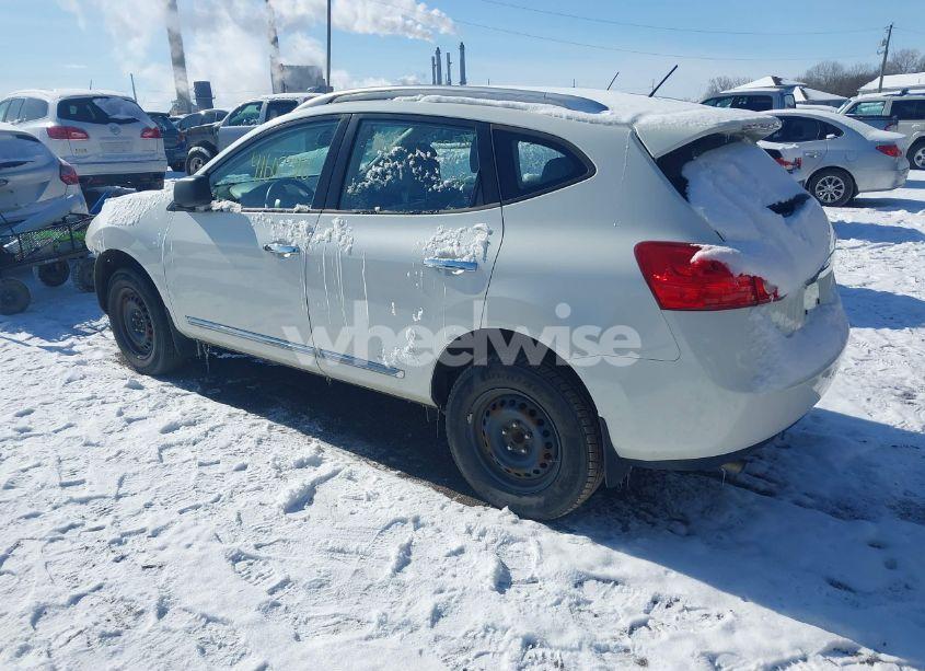 Photo 3 of 2015 Nissan Rogue SELECT S (VIN JN8AS5MT3FW671818)