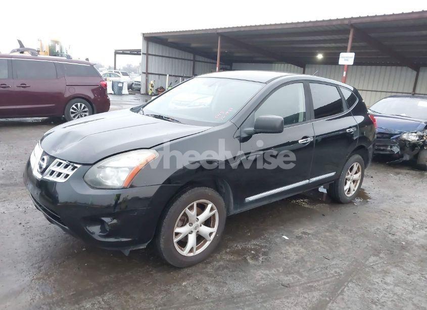 Photo 2 of 2015 Nissan Rogue SELECT S (VIN JN8AS5MT3FW671981)