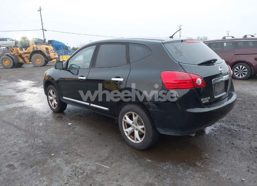 Photo 3 of 2015 Nissan Rogue SELECT S (VIN JN8AS5MT3FW671981)