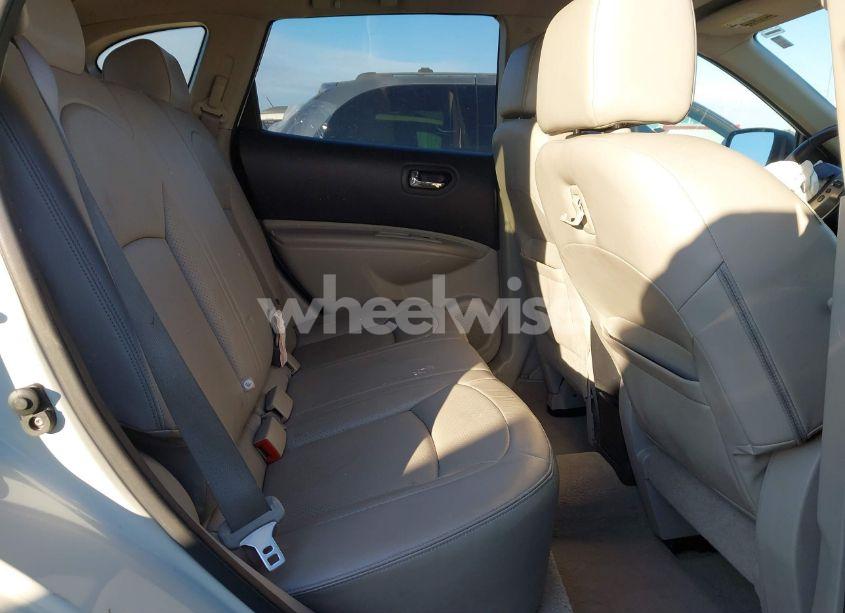 Photo 8 of 2010 Nissan Rogue SL (VIN JN8AS5MT4AW009433)