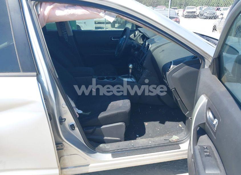 Photo 5 of 2010 Nissan Rogue S (VIN JN8AS5MT4AW011568)