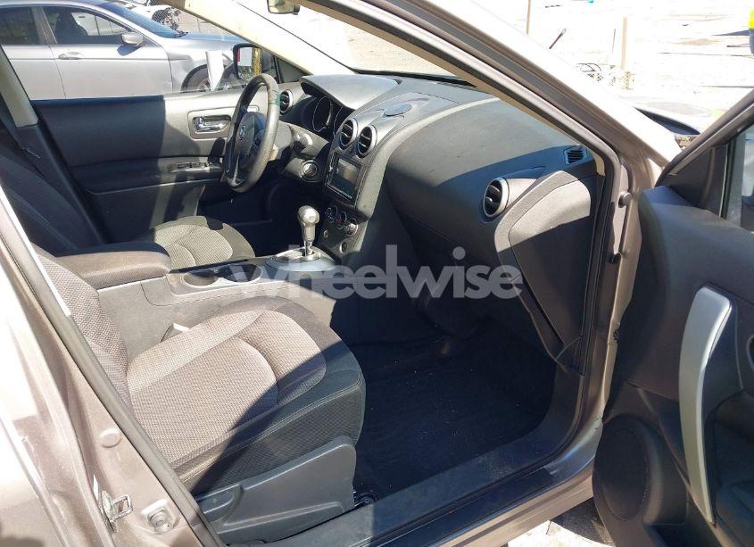 Photo 5 of 2010 Nissan Rogue SL (VIN JN8AS5MT4AW014003)