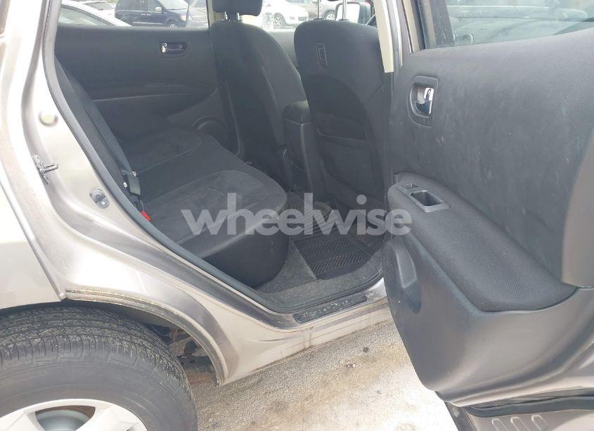 Photo 8 of 2010 Nissan Rogue S (VIN JN8AS5MT4AW021341)