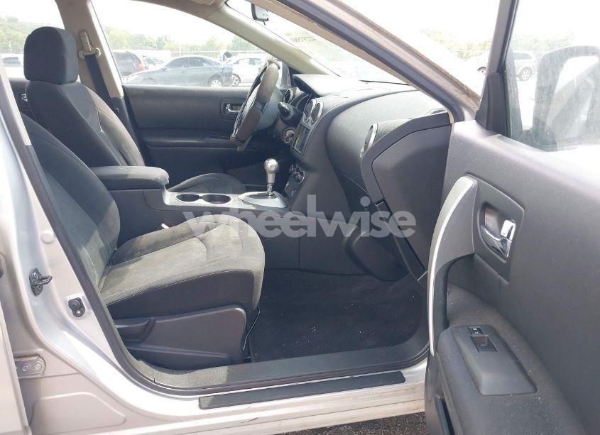 Photo 5 of 2010 Nissan Rogue S (VIN JN8AS5MT4AW023560)