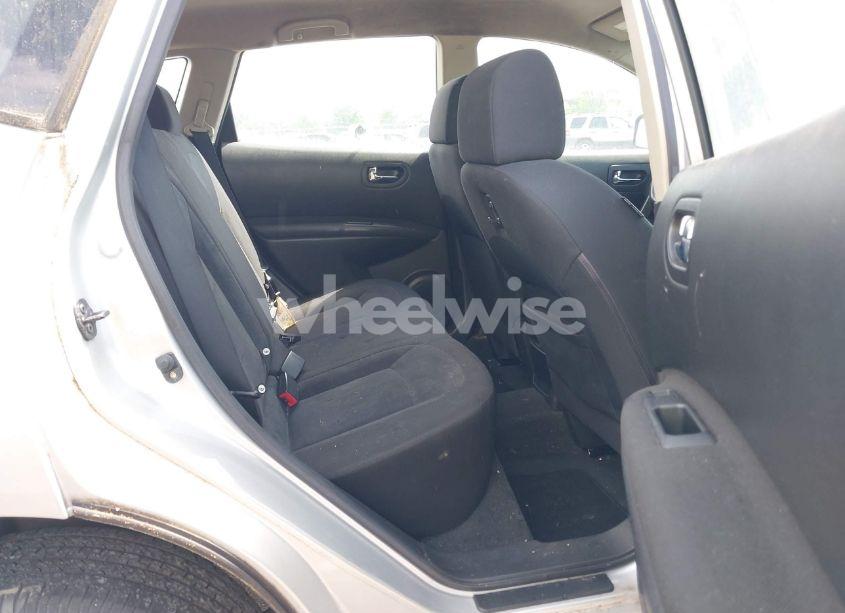 Photo 8 of 2010 Nissan Rogue S (VIN JN8AS5MT4AW023560)