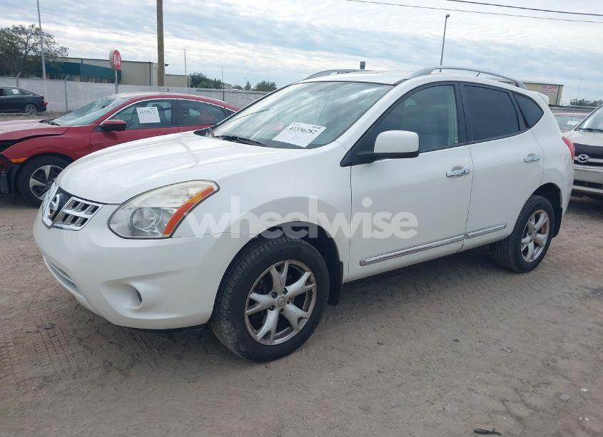 Photo 2 of 2011 Nissan Rogue SV (VIN JN8AS5MT4BW182063)