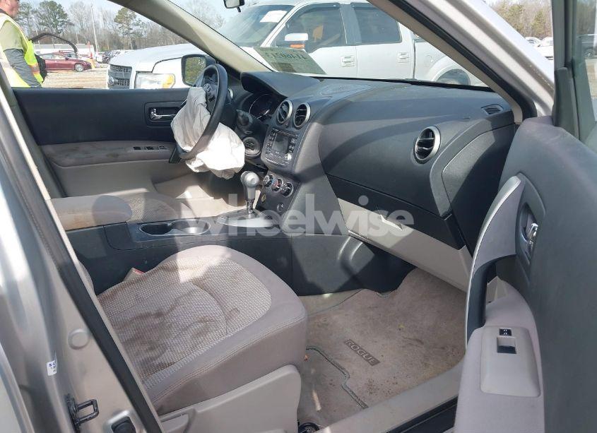 Photo 5 of 2011 Nissan Rogue SV (VIN JN8AS5MT4BW569650)