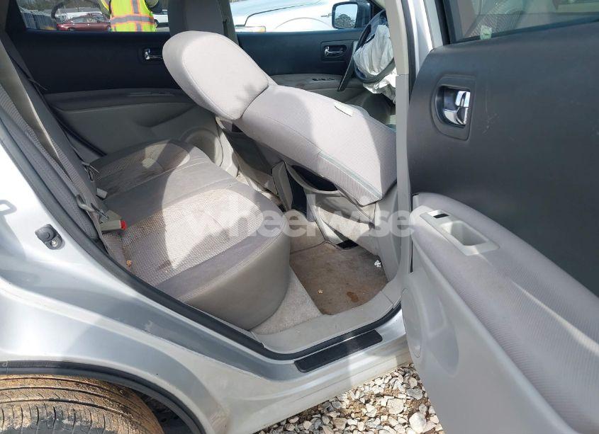 Photo 8 of 2011 Nissan Rogue SV (VIN JN8AS5MT4BW569650)