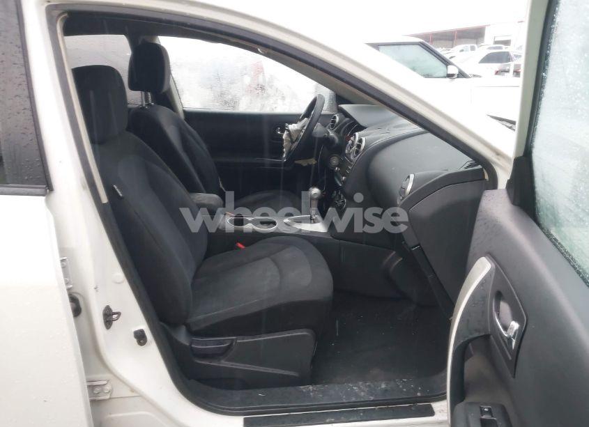 Photo 5 of 2013 Nissan Rogue S (VIN JN8AS5MT4DW026690)