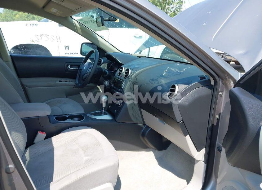 Photo 5 of 2013 Nissan Rogue S (VIN JN8AS5MT4DW041688)