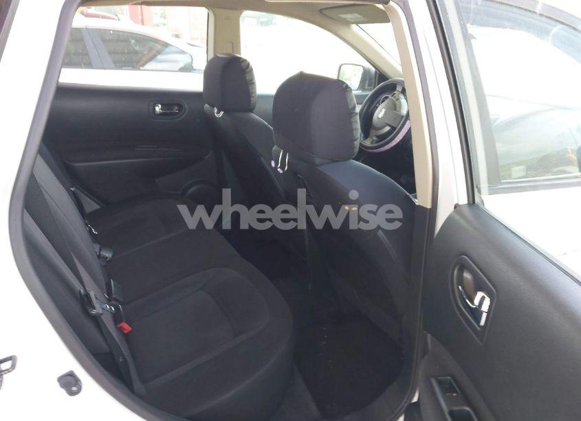 Photo 8 of 2013 Nissan Rogue S (VIN JN8AS5MT4DW539552)