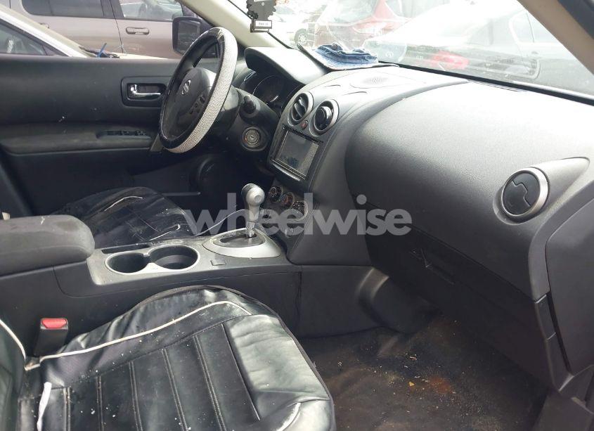 Photo 5 of 2013 Nissan Rogue S (VIN JN8AS5MT4DW546114)