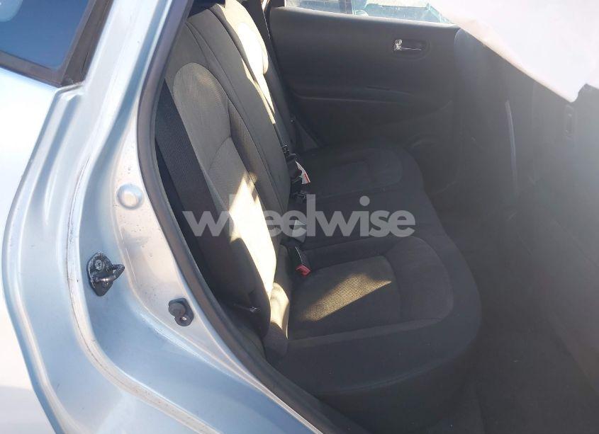 Photo 8 of 2014 Nissan Rogue SELECT S (VIN JN8AS5MT4EW103172)