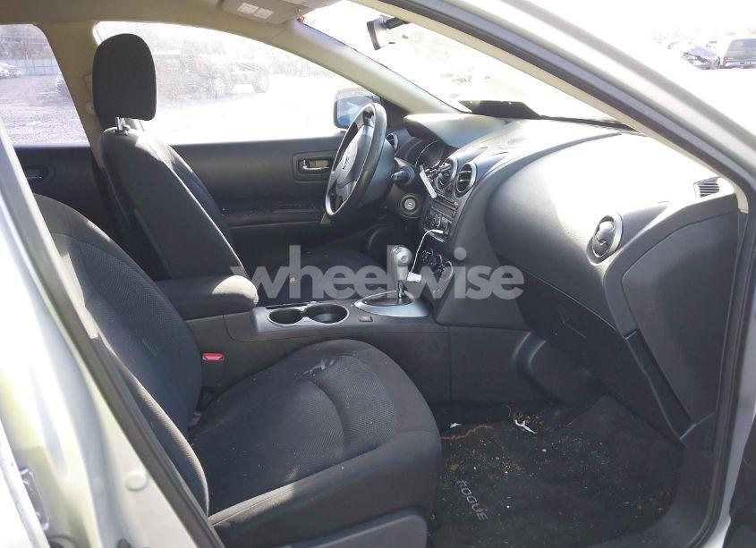 Photo 5 of 2014 Nissan Rogue SELECT S (VIN JN8AS5MT4EW619287)