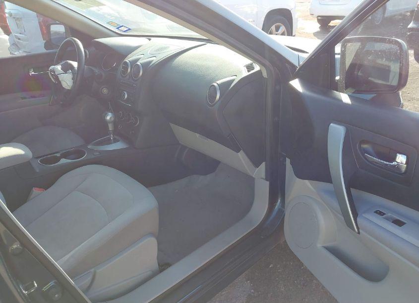 Photo 5 of 2015 Nissan Rogue SELECT S (VIN JN8AS5MT4FW155855)