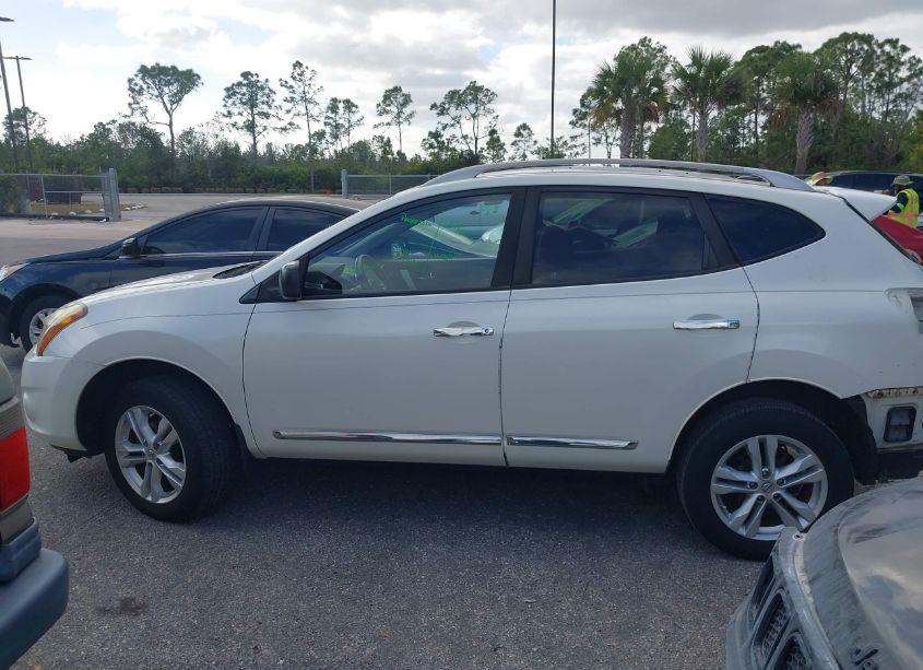 Photo 14 of 2015 Nissan Rogue SELECT S (VIN JN8AS5MT4FW162174)