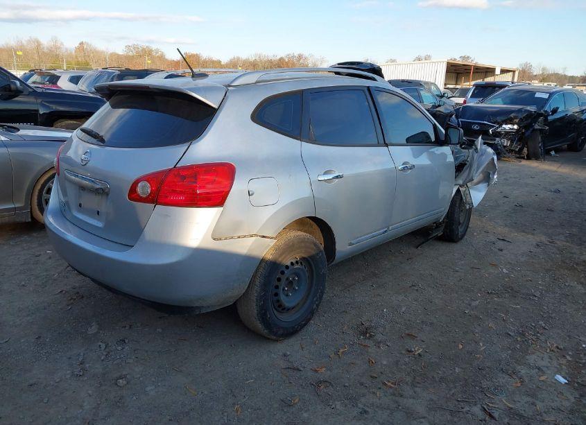 Photo 4 of 2015 Nissan Rogue SELECT S (VIN JN8AS5MT4FW164801)