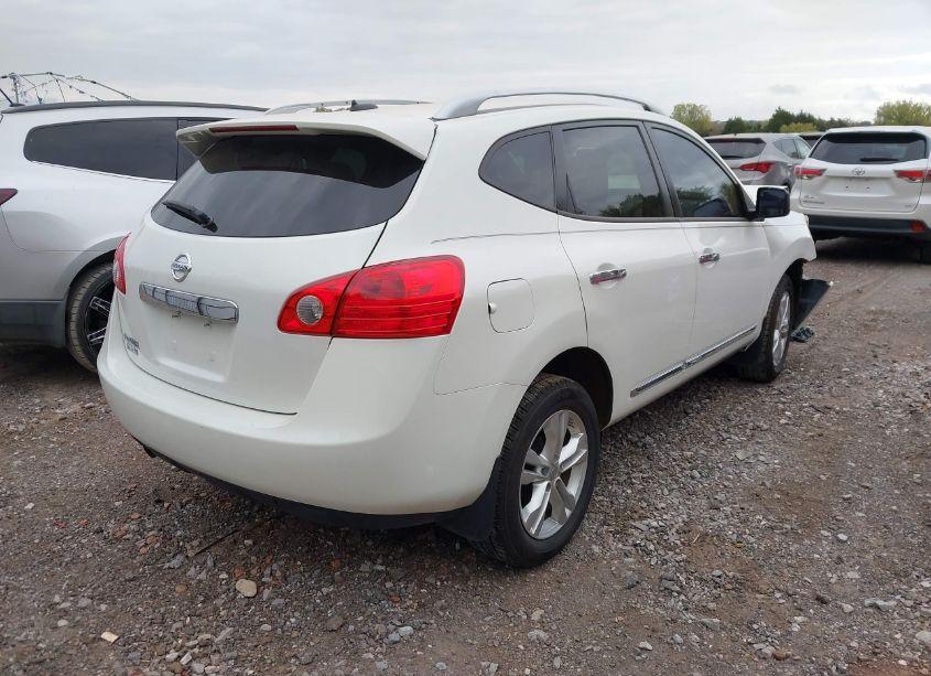 Photo 4 of 2015 Nissan Rogue SELECT S (VIN JN8AS5MT4FW165558)