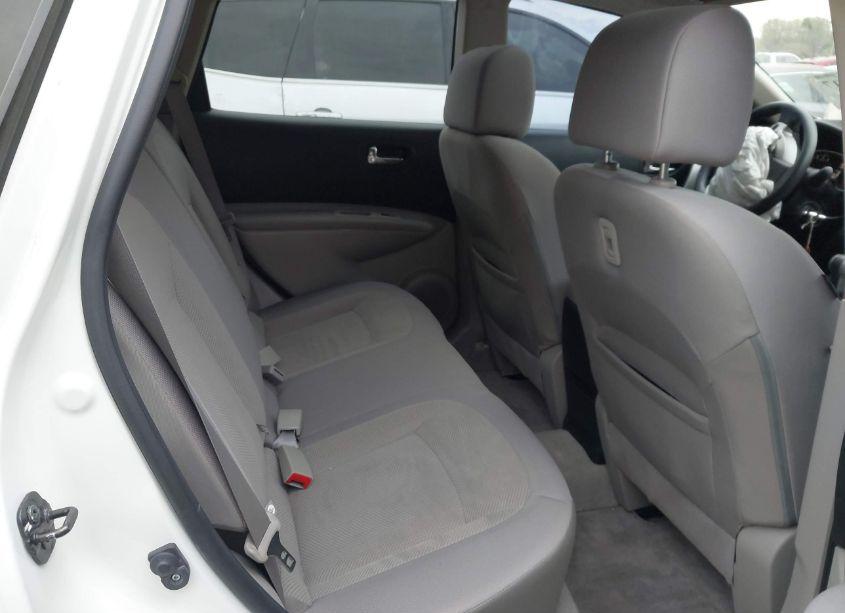 Photo 8 of 2015 Nissan Rogue SELECT S (VIN JN8AS5MT4FW165558)