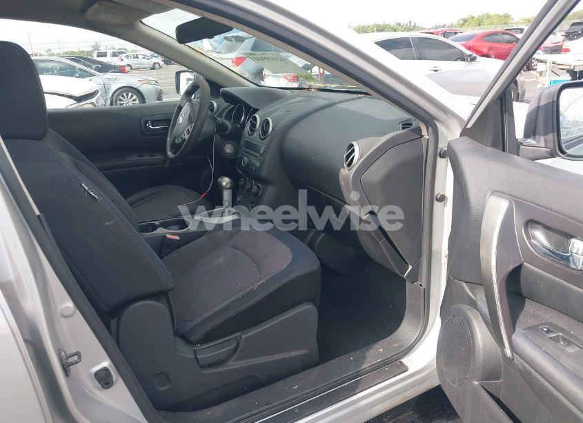 Photo 5 of 2010 Nissan Rogue SL (VIN JN8AS5MT5AW005522)