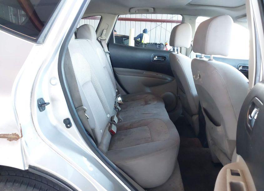 Photo 8 of 2010 Nissan Rogue SL (VIN JN8AS5MT5AW502764)