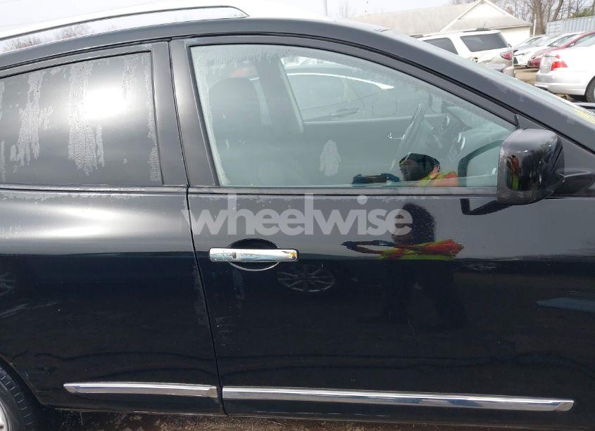 Photo 13 of 2011 Nissan Rogue SV (VIN JN8AS5MT5BW161738)