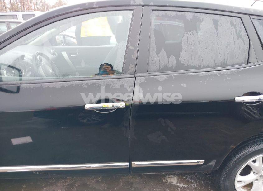 Photo 14 of 2011 Nissan Rogue SV (VIN JN8AS5MT5BW161738)