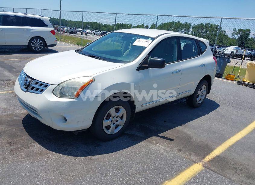 Photo 2 of 2013 Nissan Rogue S (VIN JN8AS5MT5DW041005)